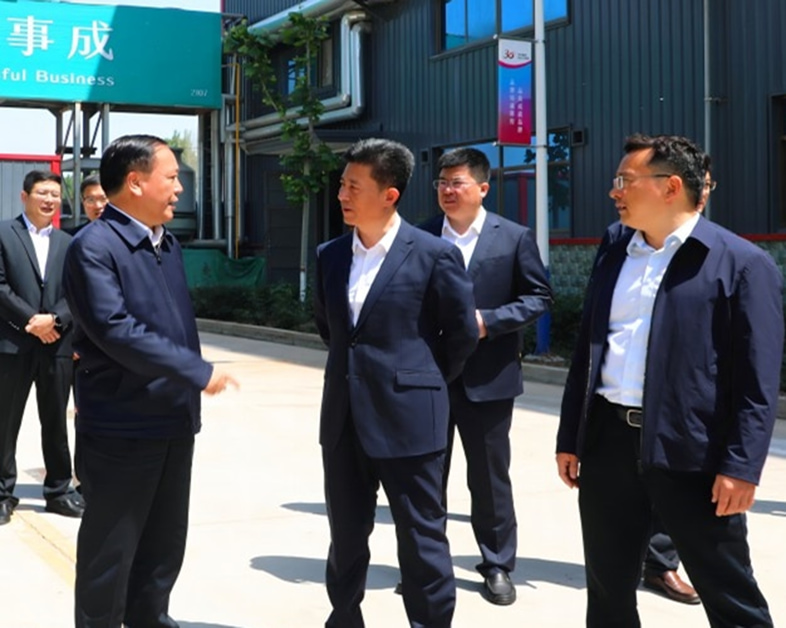 Miembro del Comité Permanente del Comité Municipal de Zaozhuang y el Secretario del Partido Municipal de Tengzhou, Wang Guangbu, visitó Sincere Ecotech para la investigación